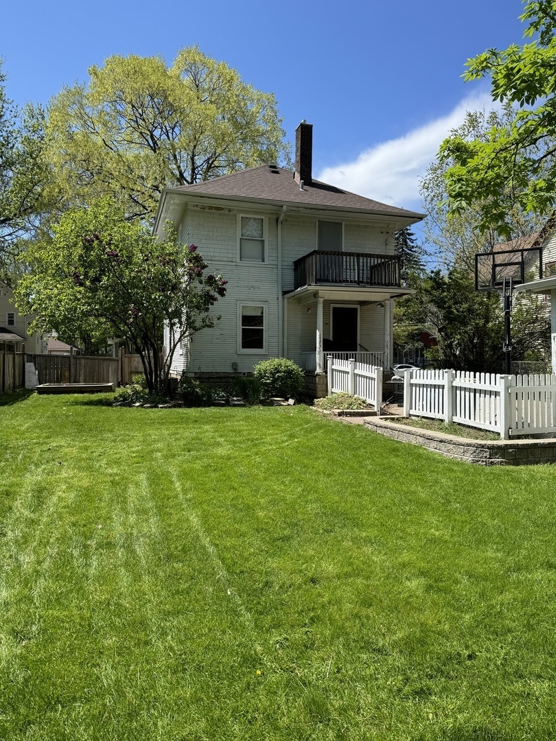 Property Photo: 625 Oak Avenue IL 60506