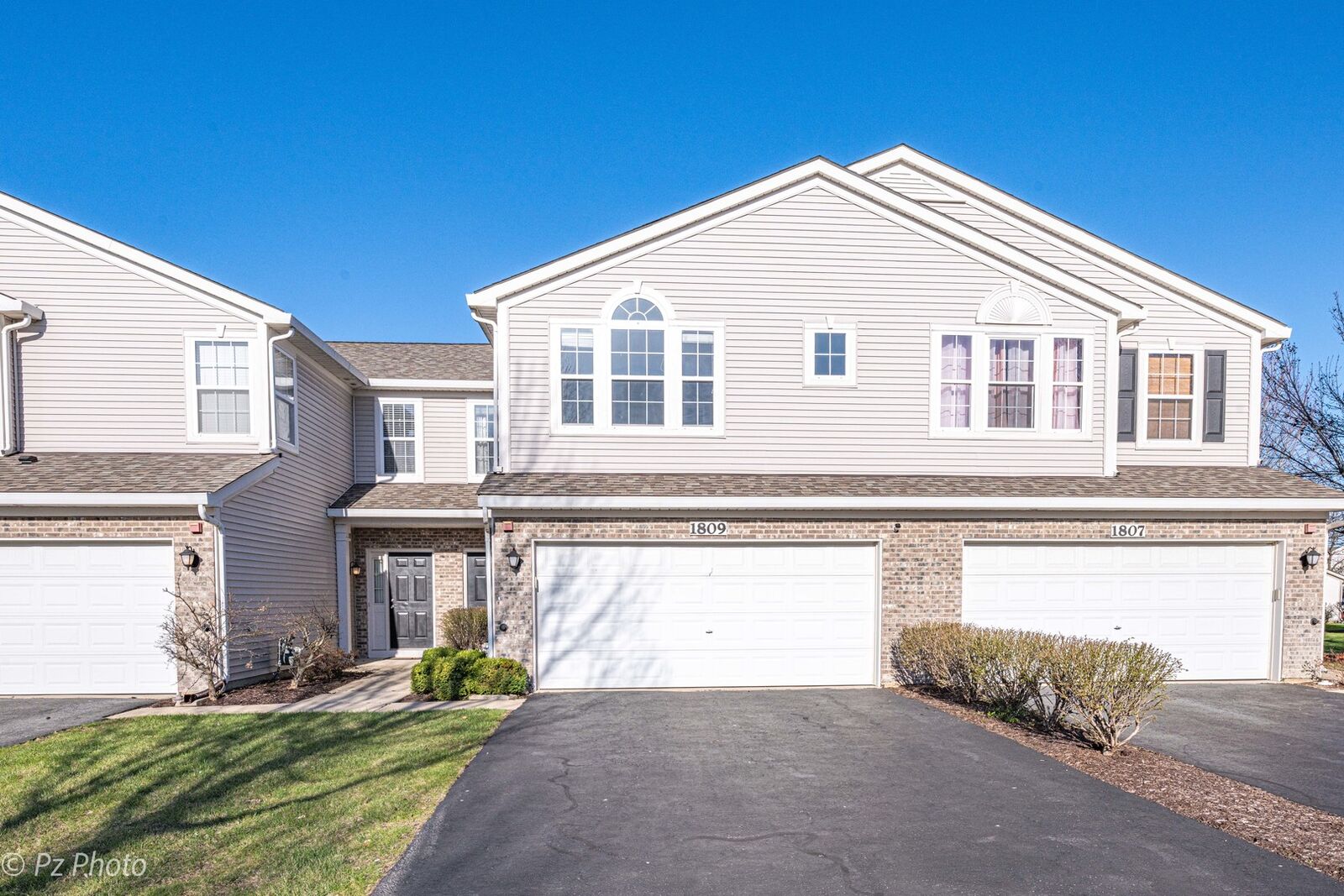 Property Photo:  1809 Candlelight Circle  IL 60538 