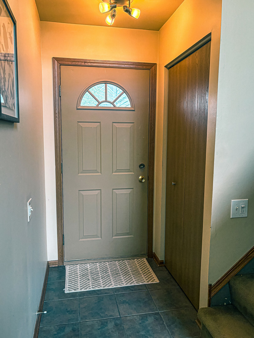 Property Photo: 1567 Spaulding Road 1567 IL 60103