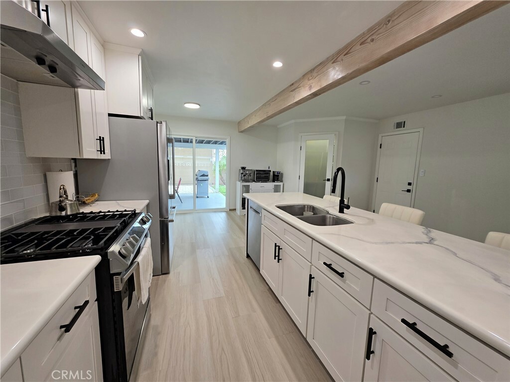 Property Photo: 327 Naomi Street CA 92374