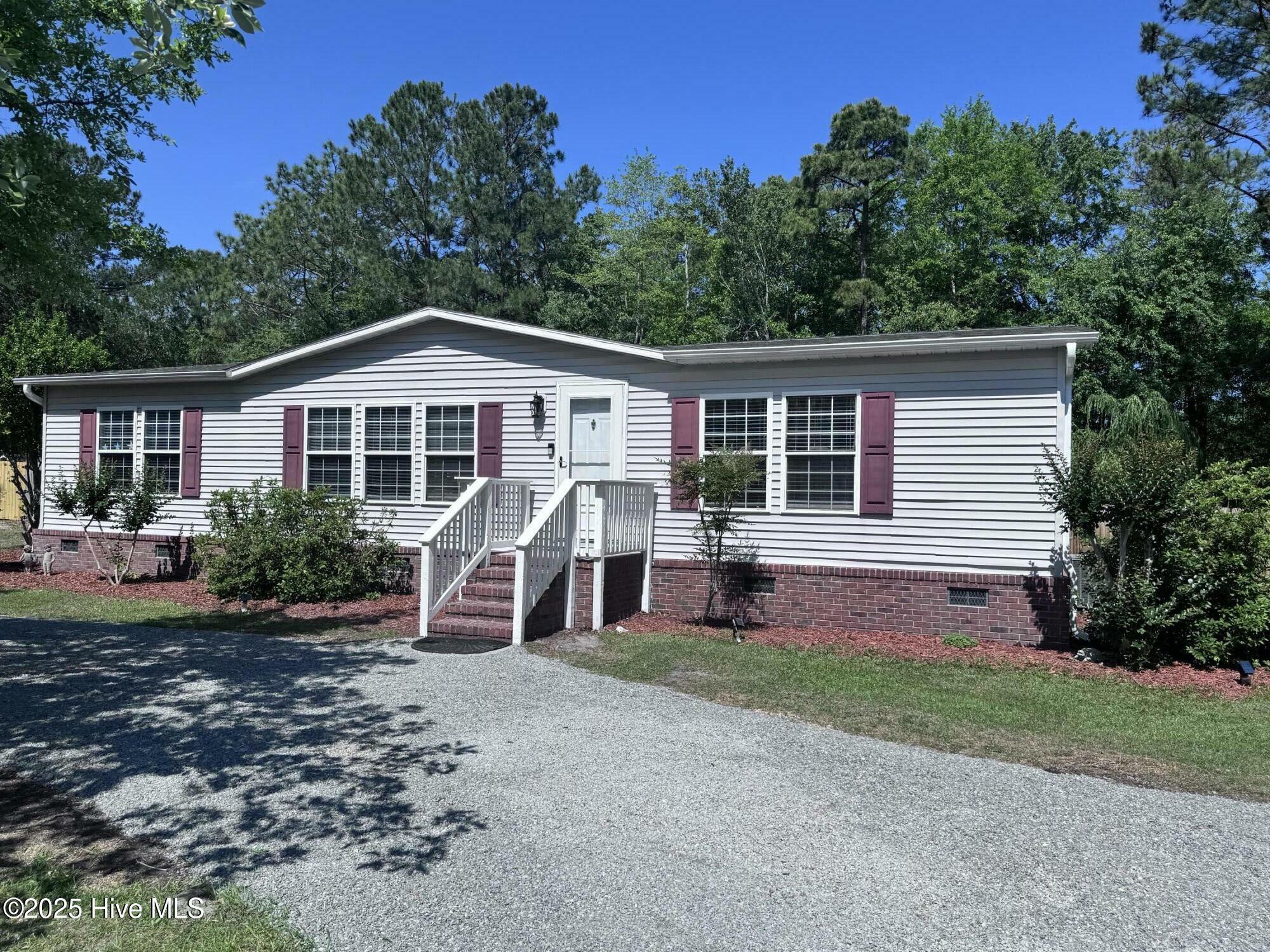 Property Photo: 105 Sunset Court NC 28443
