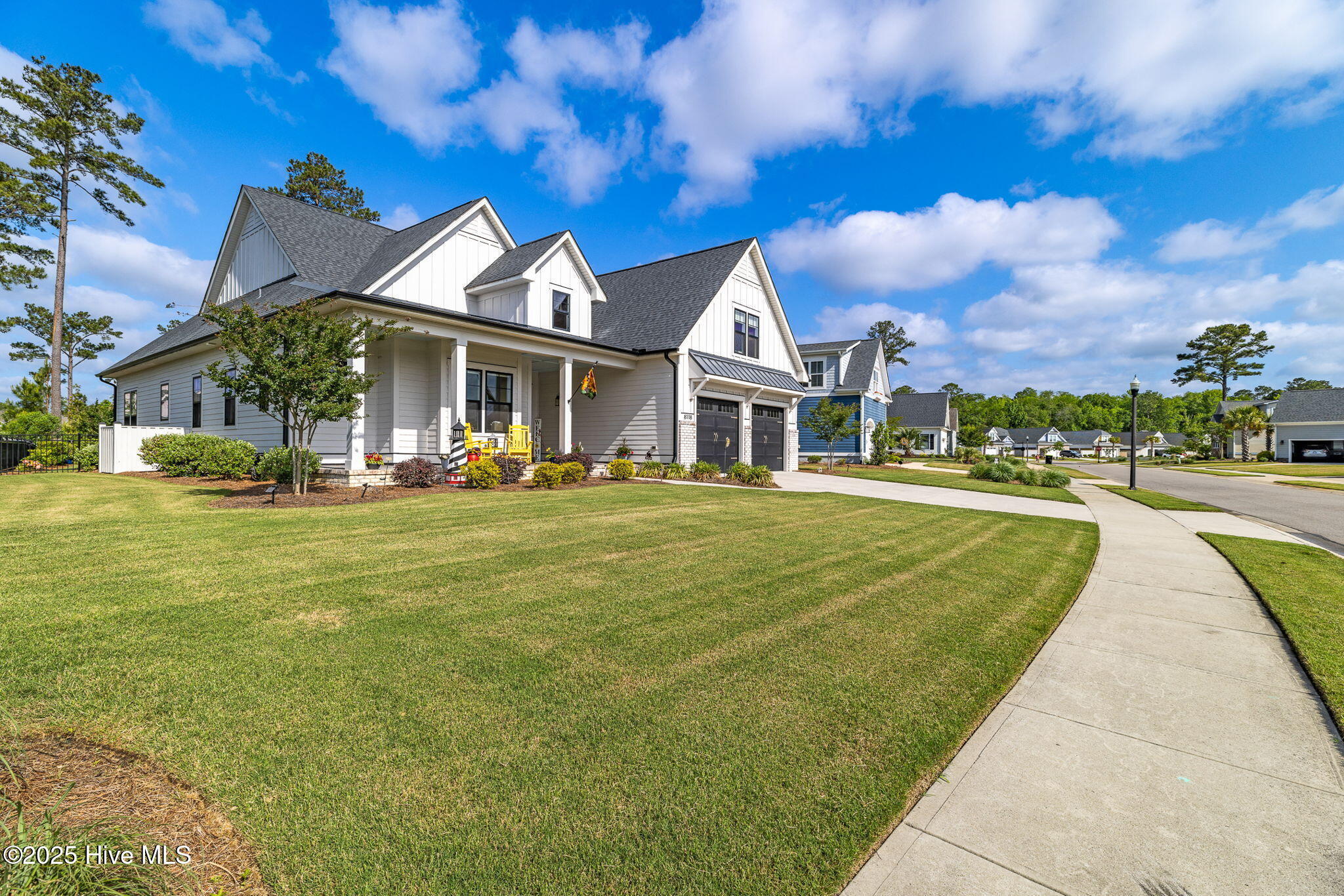 Property Photo: 8118 Manassas Lake Lane NC 28451
