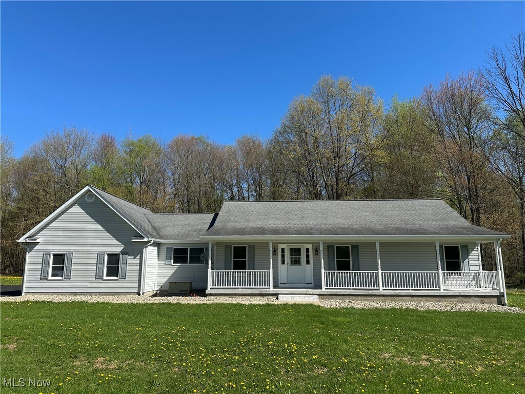 Property Photo: 5869 Amy Boyle Road NE OH 44403