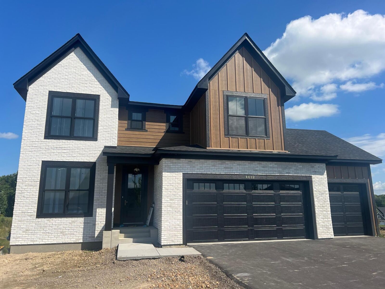 Property Photo:  4612 Meadowview Lane  MN 55331 