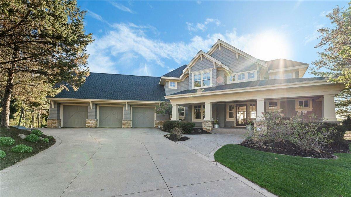Property Photo: 6470 Tanagers Point MN 55331