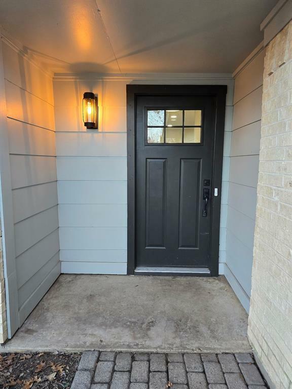 Property Photo: 220 Bluebird Circle TX 76209