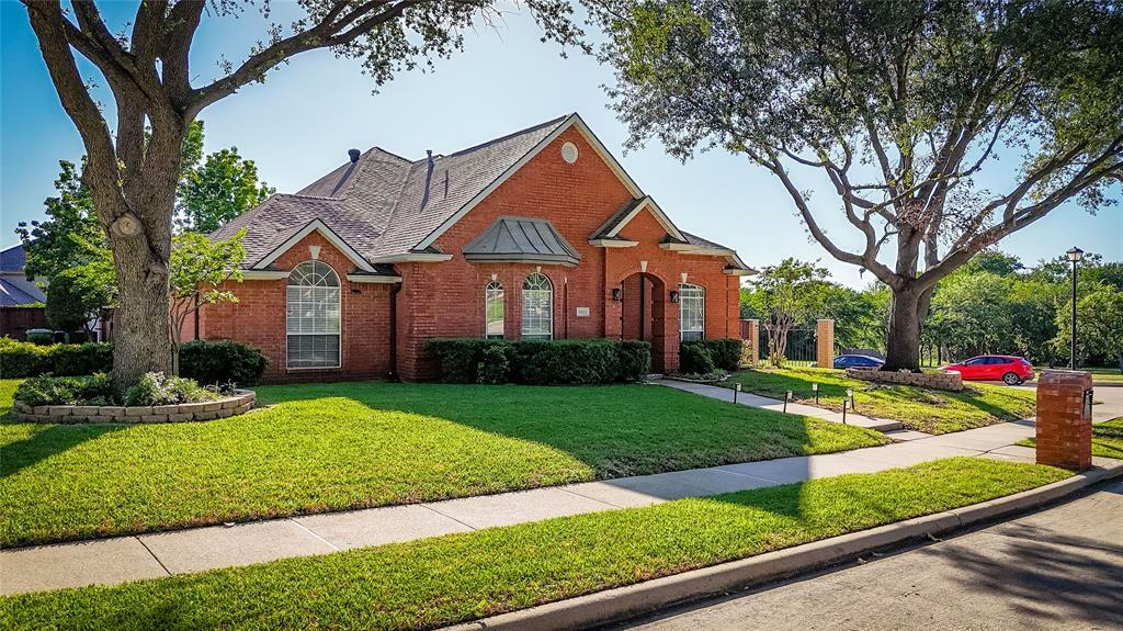 Property Photo: 3811 Maywood Drive TX 75007