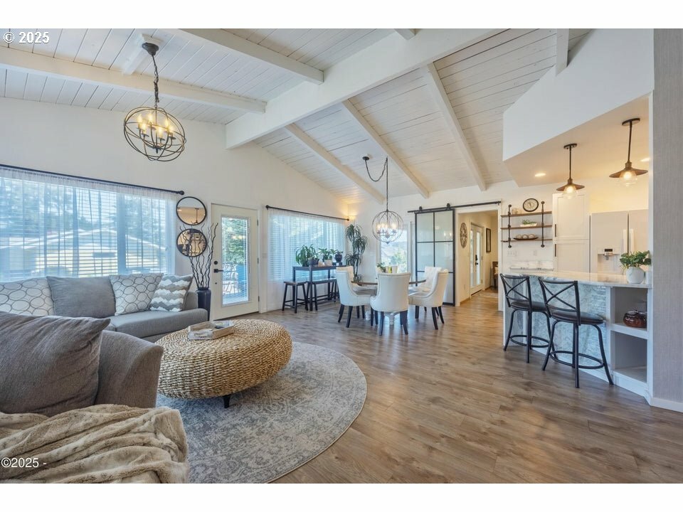 Property Photo: 3100 NE 31st Ct OR 97367