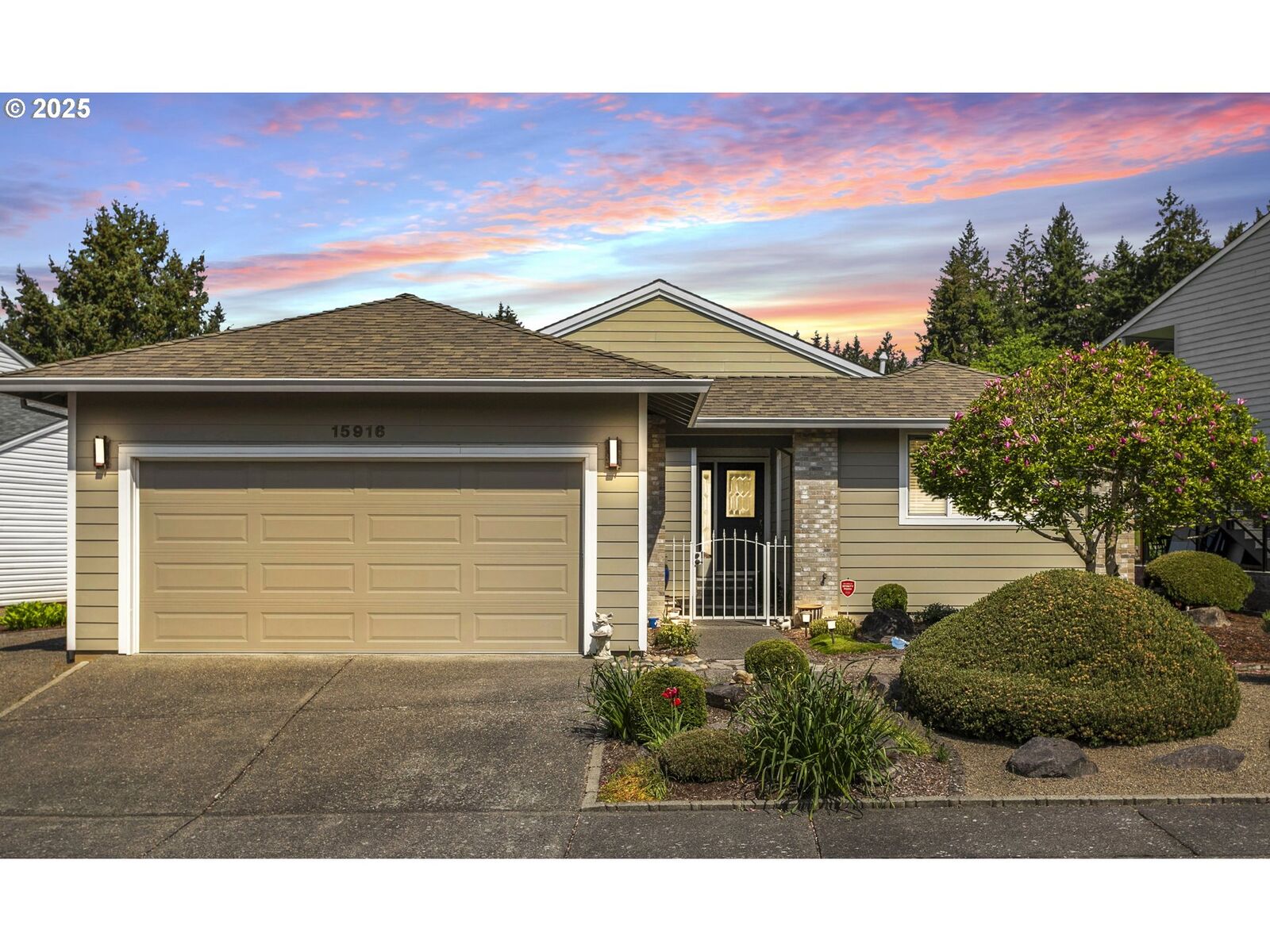 Property Photo:  15916 SE 35th St  WA 98683 