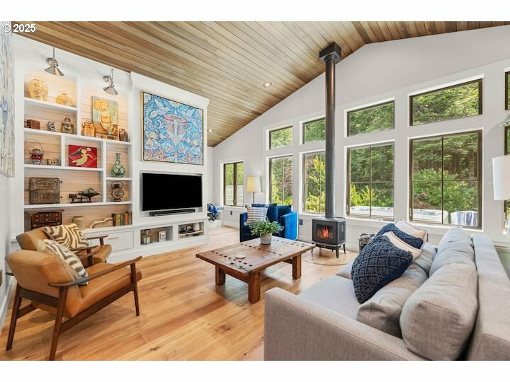 Property Photo: 954 SW Spelling Pl OR 97014