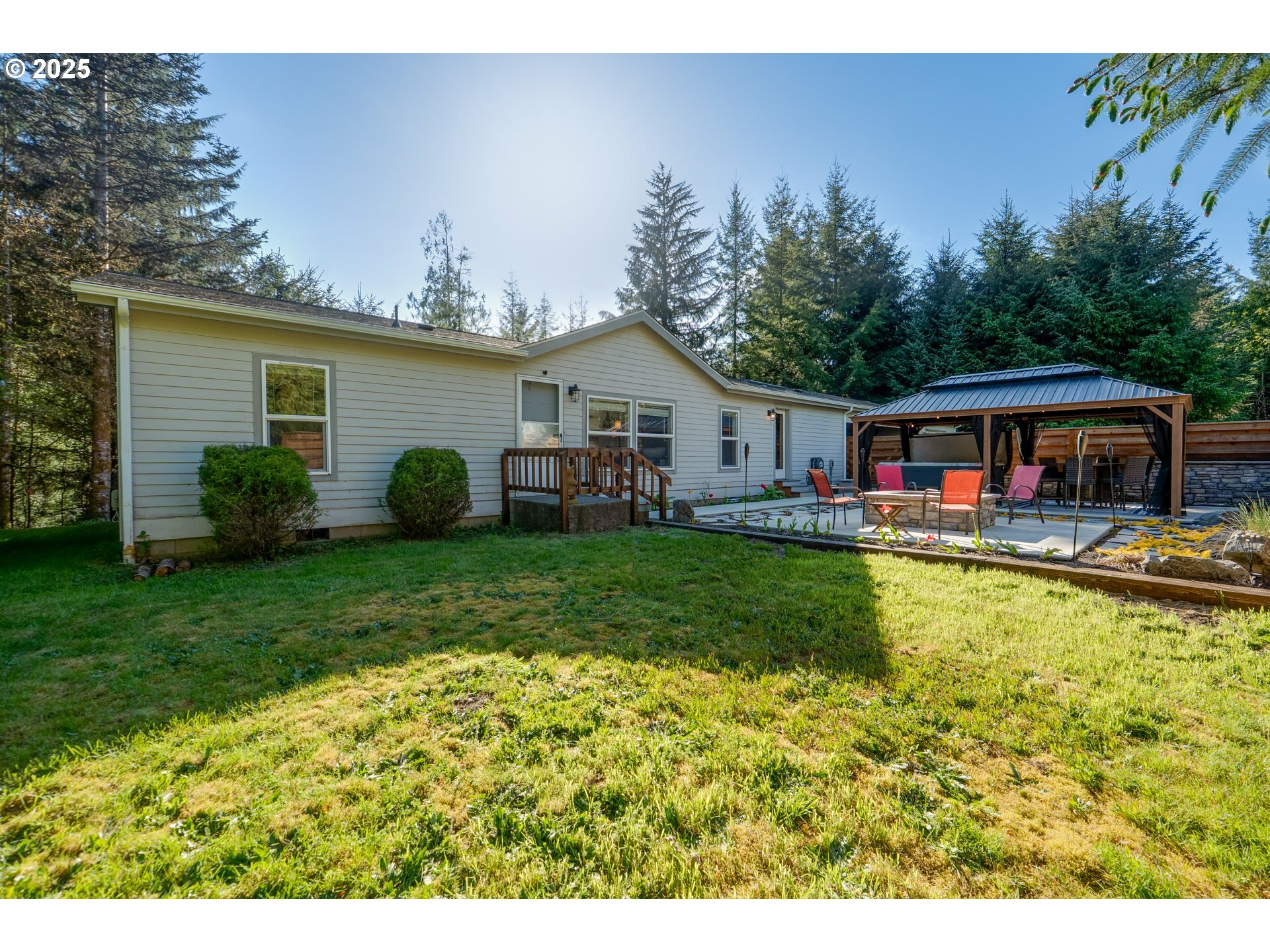 Property Photo: 91627 Walluski Loop OR 97103