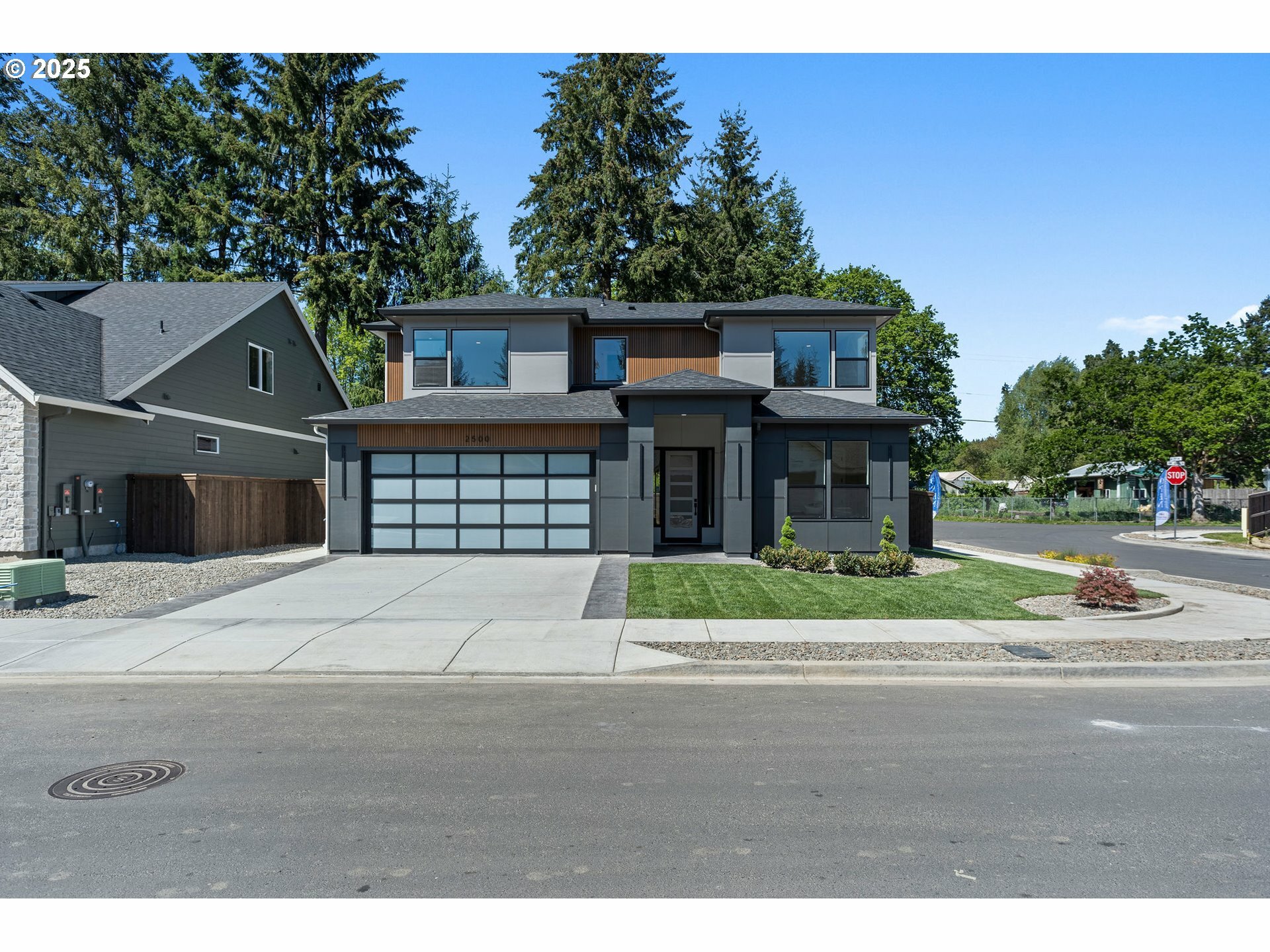 Property Photo: 2500 NW 68th St WA 98665
