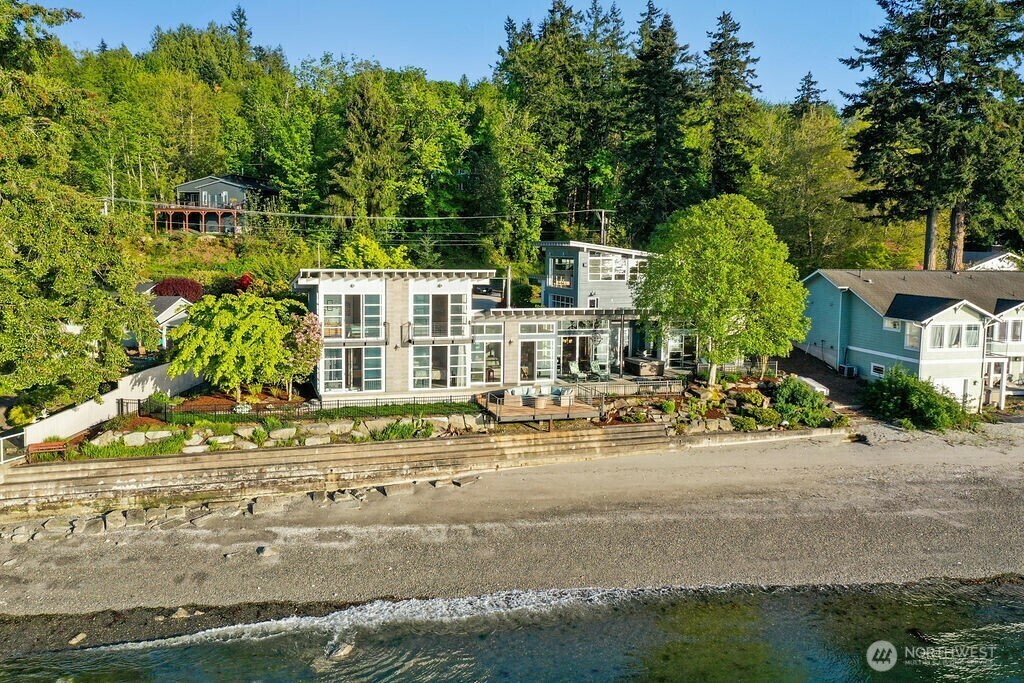 Property Photo: 3512 Beach Drive E WA 98366