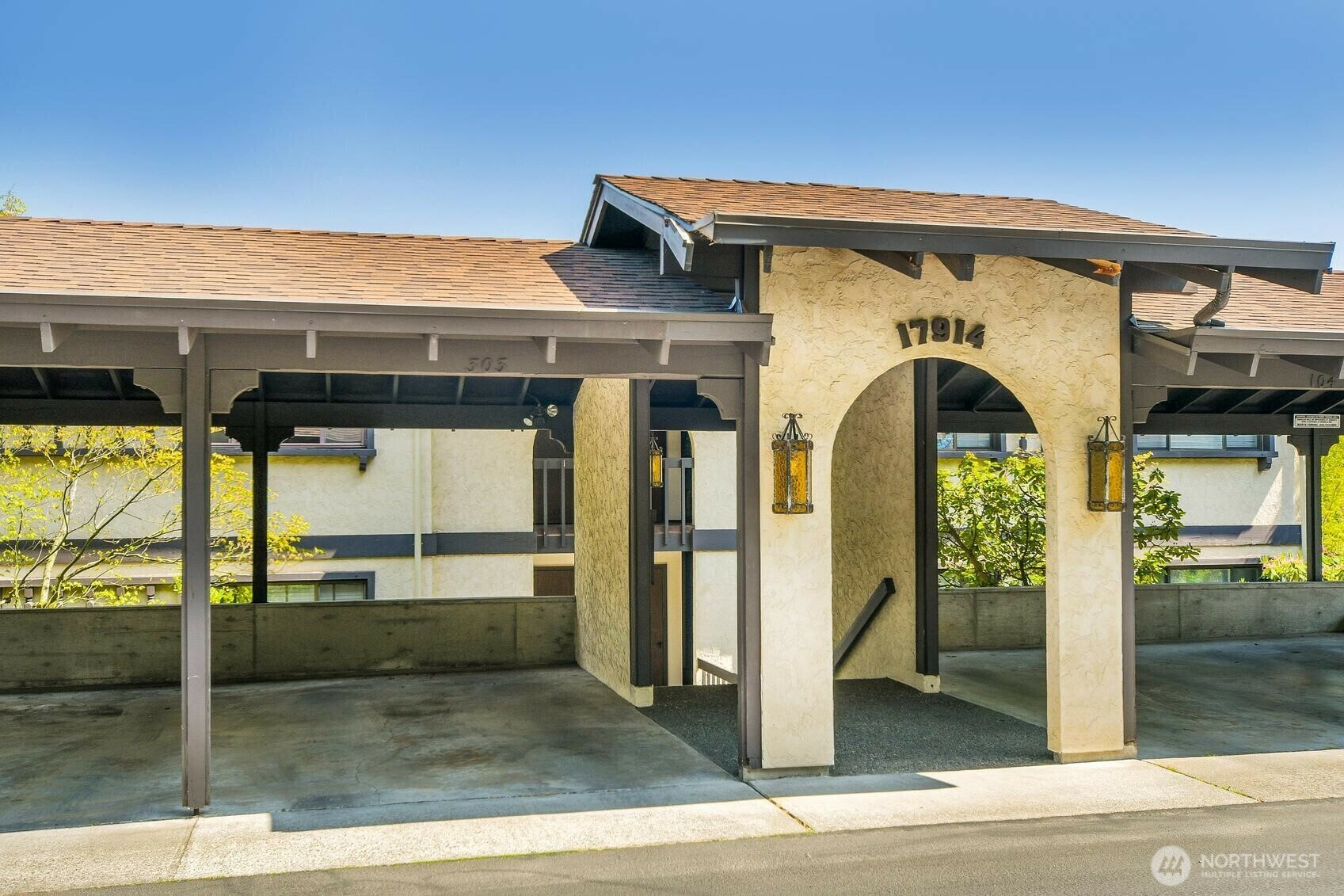 Property Photo: 17914 23rd Lane NE 303 WA 98155