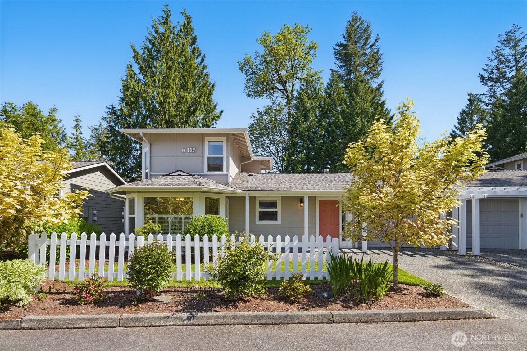 Property Photo: 22552 SE 37th Terrace 1407 WA 98029