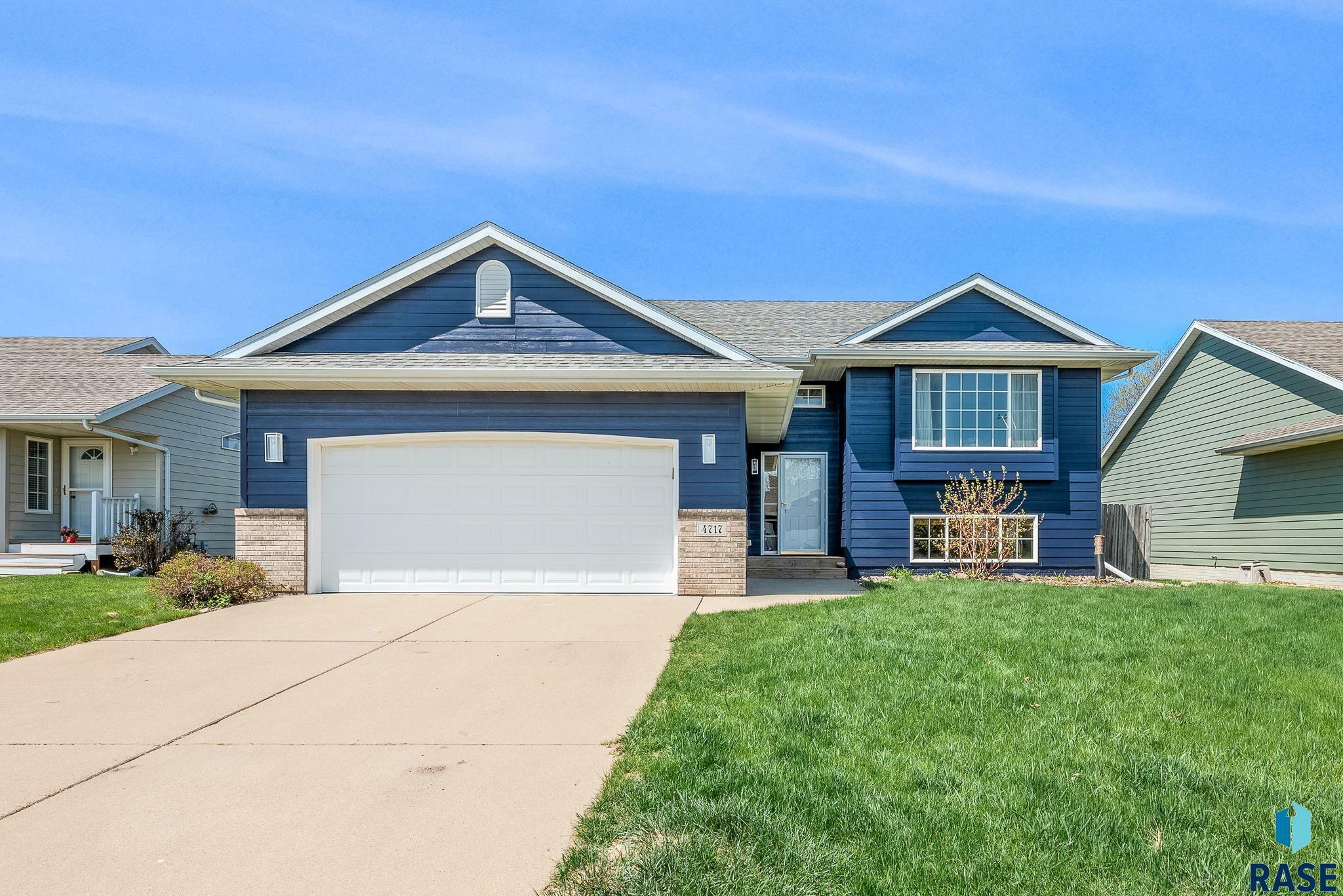 Property Photo: 4717 S Wilson Ave SD 57106
