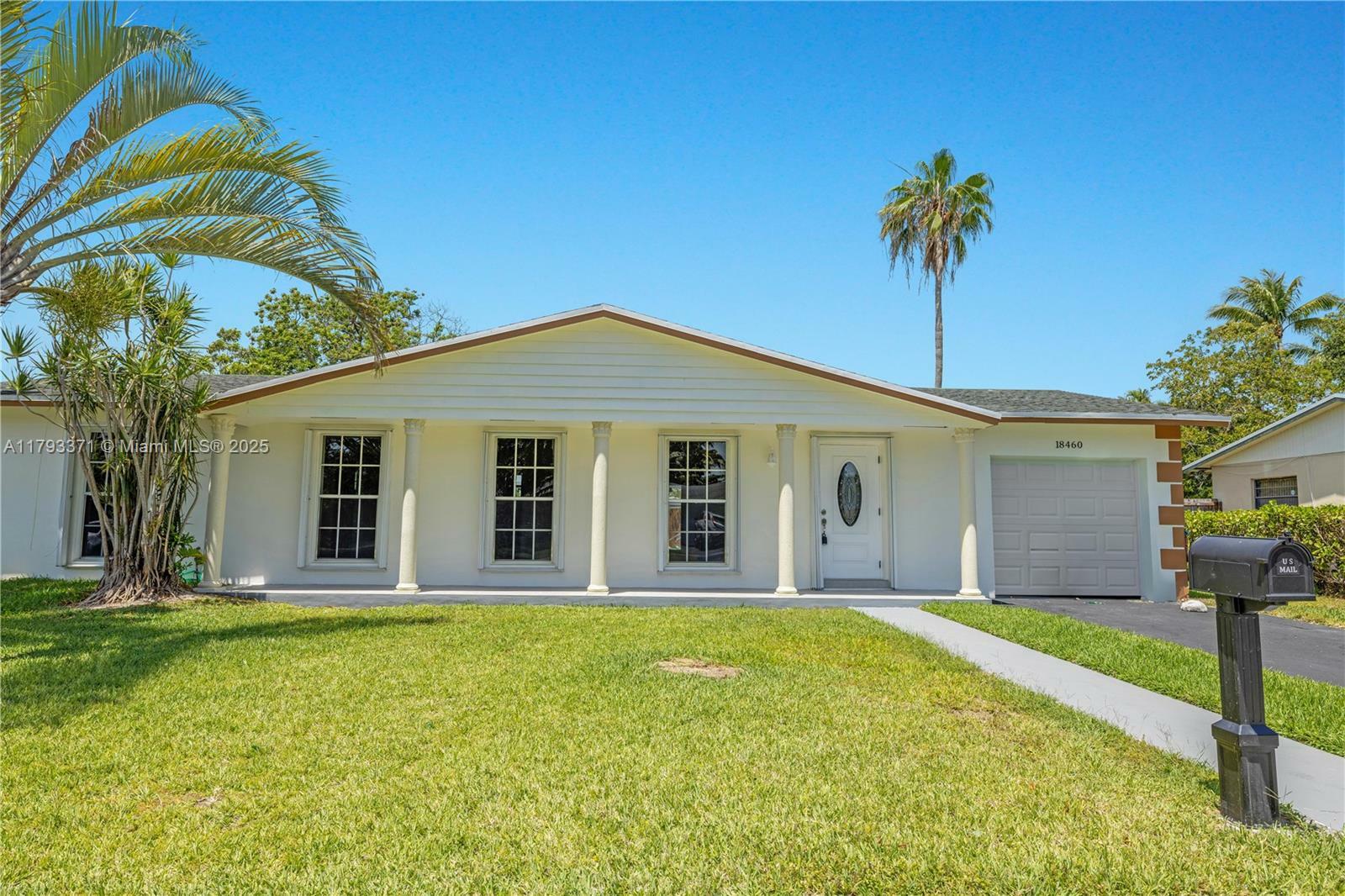 18460 SW 92nd Pl  Cutler Bay FL 33157 photo