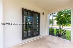 Property Photo: 3220 S Le Jeune Rd 3220 FL 33134