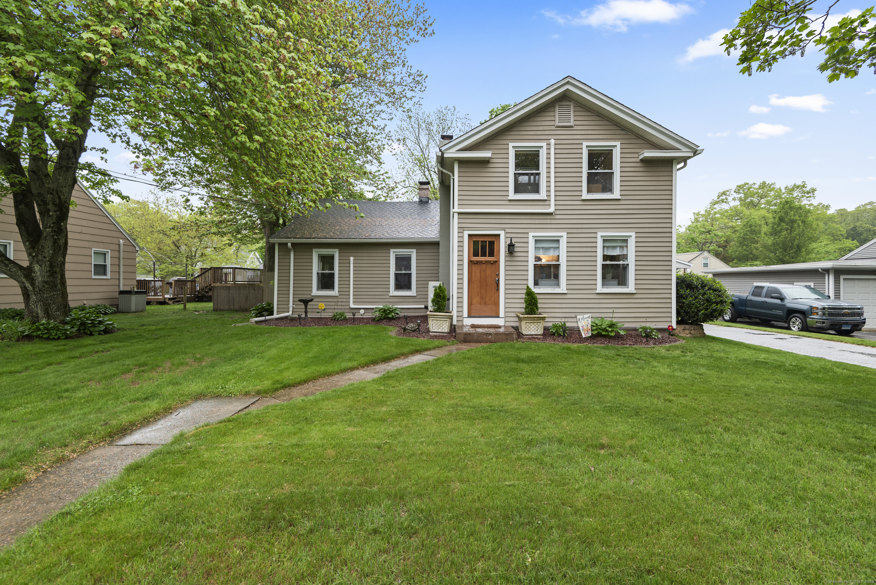 Property Photo: 33 Hanover Street CT 06492