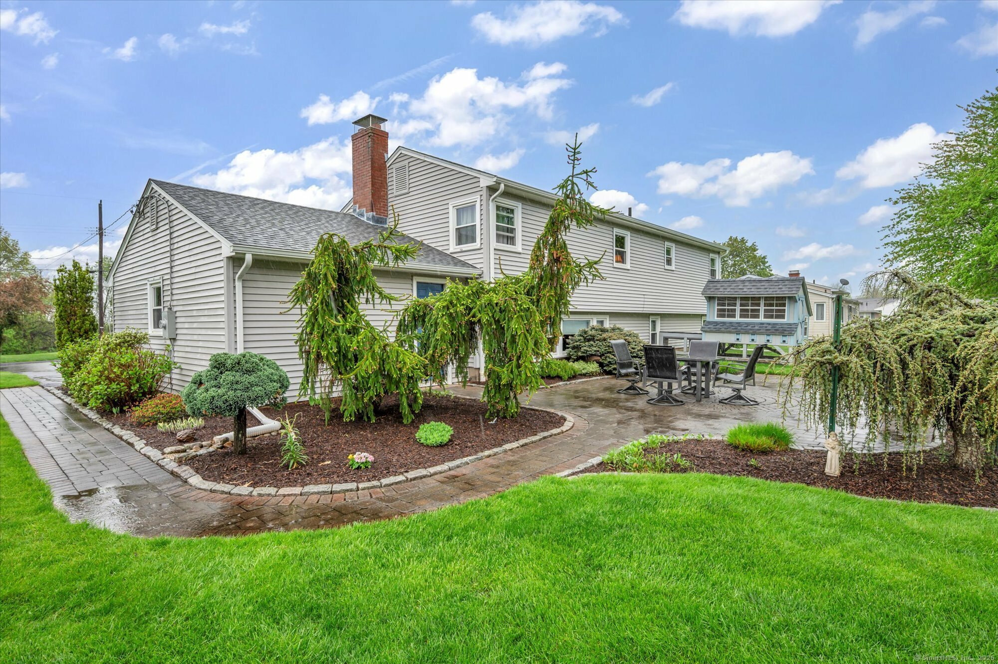 Property Photo: 11 Longview Drive CT 06002