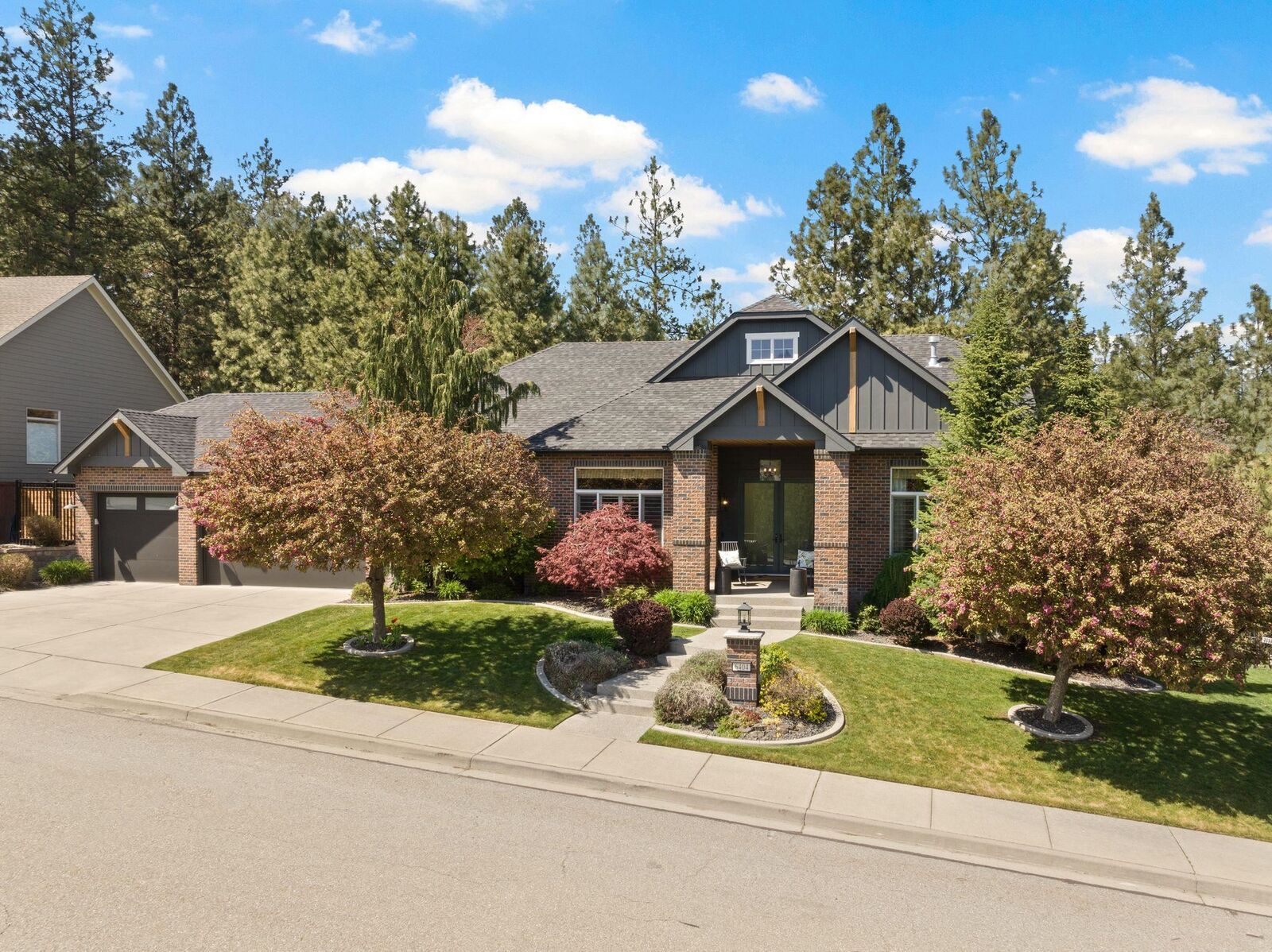Property Photo: 6404 S Latah Hills Ct WA 99224