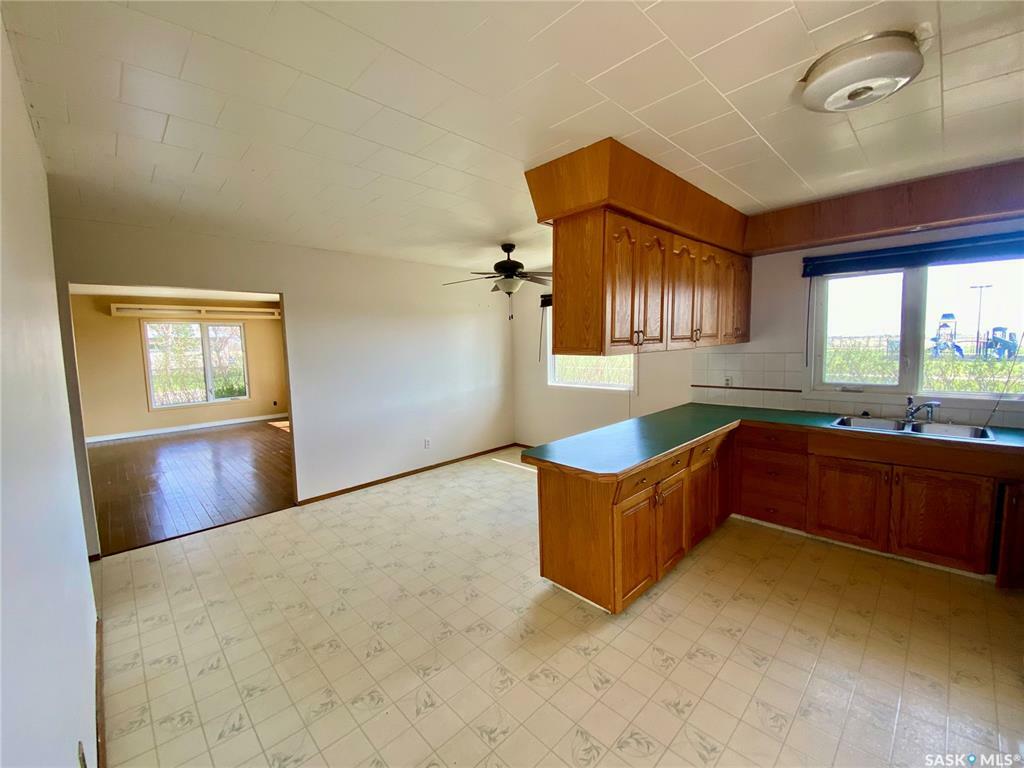 Property Photo: 320 2 Street E SK S0C 0S0