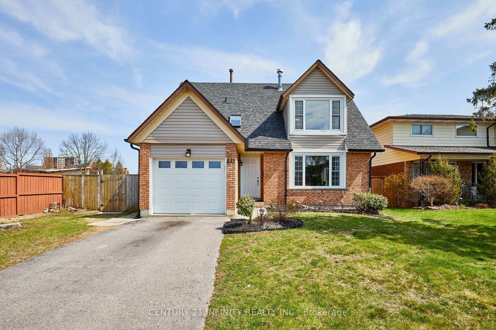 Photo de la propriété: 232 Iris Court ON L1G 7M1