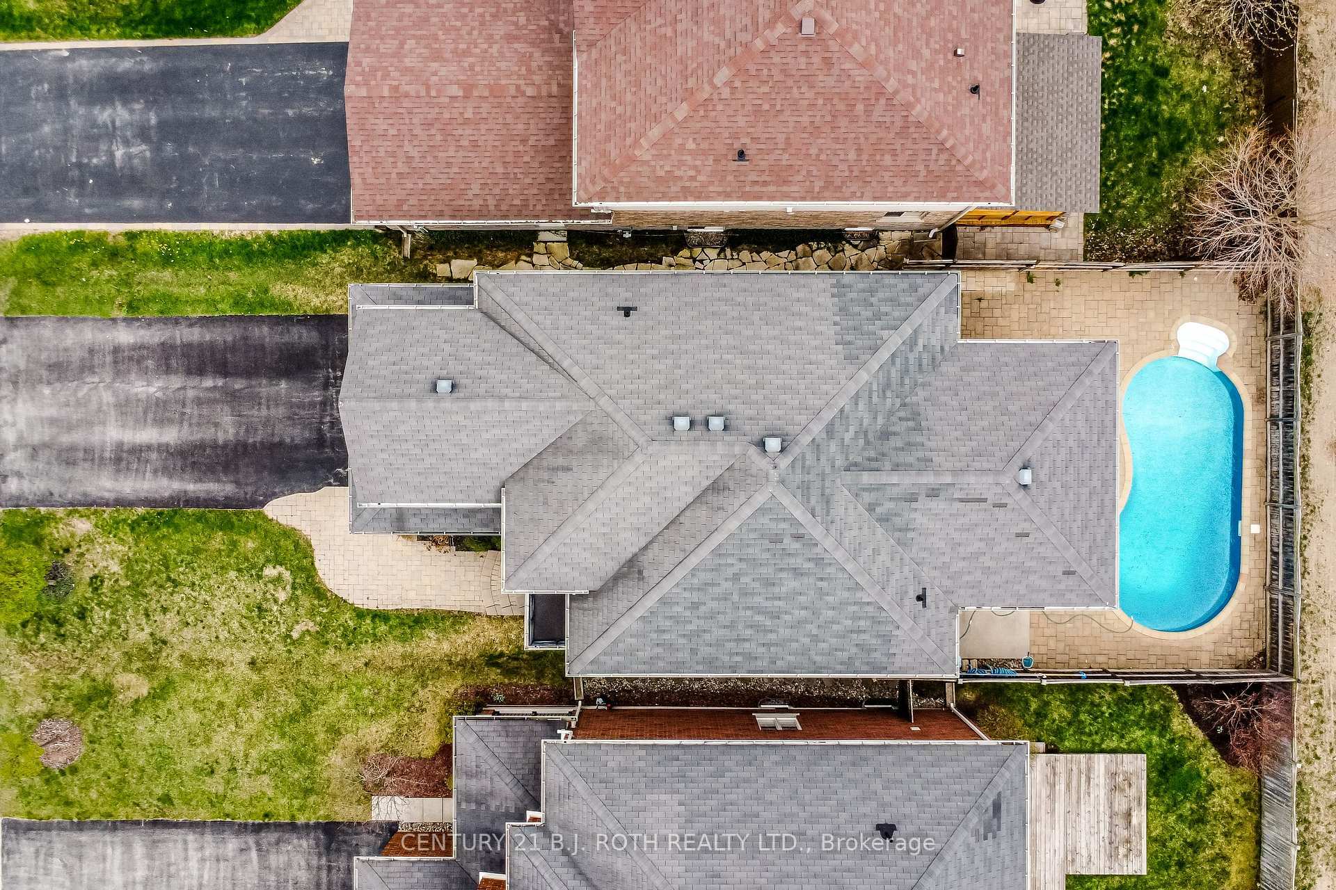 Photo de la propriété: 13 Auburn Court ON L4N 6G9