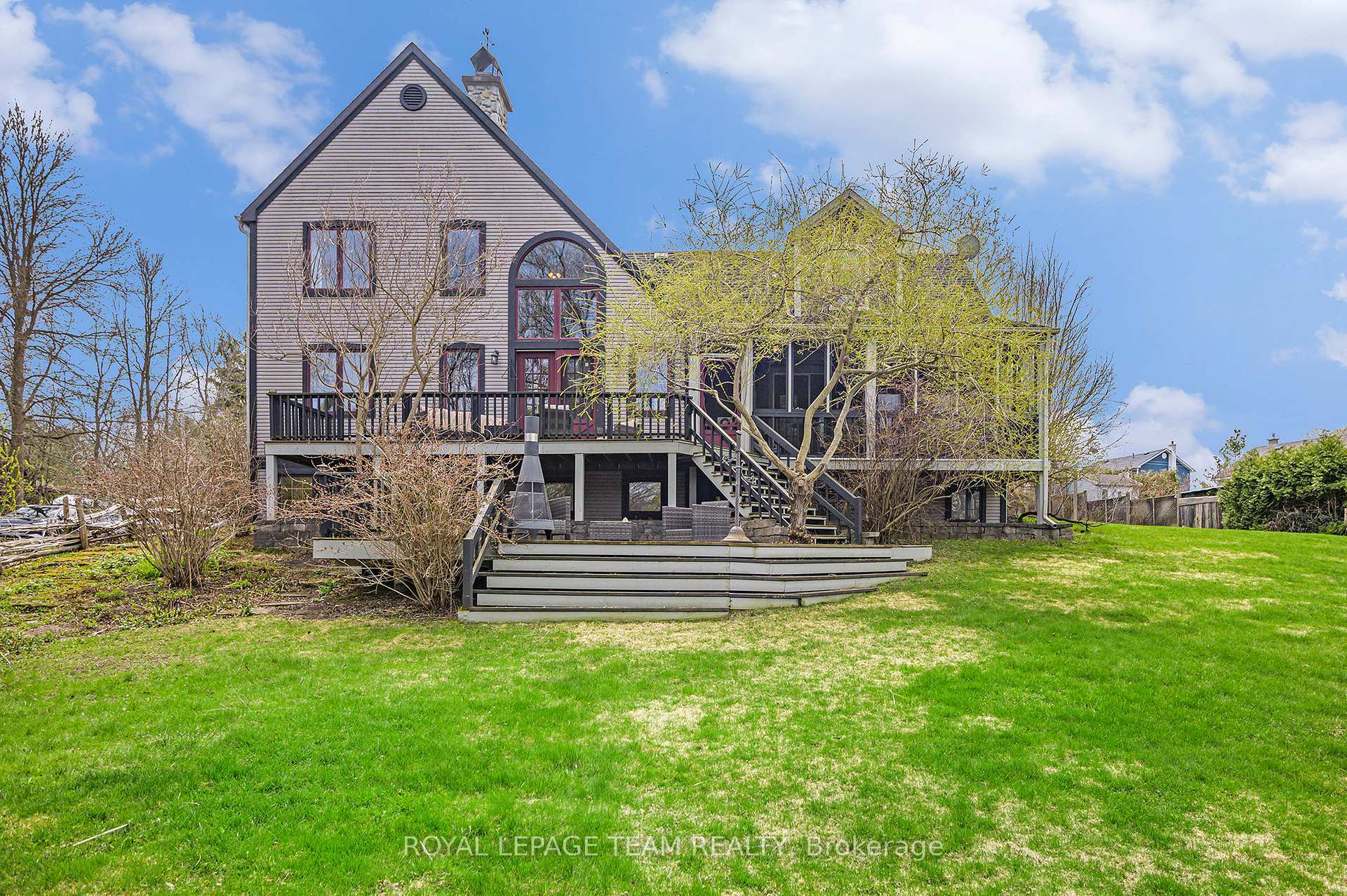 Property Photo: 6 Henry Street ON K0G 1B0
