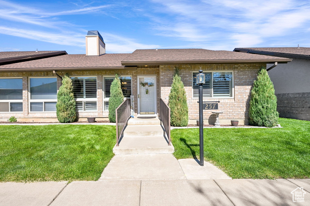 Property Photo: 257 River Cove Dr E UT 84050