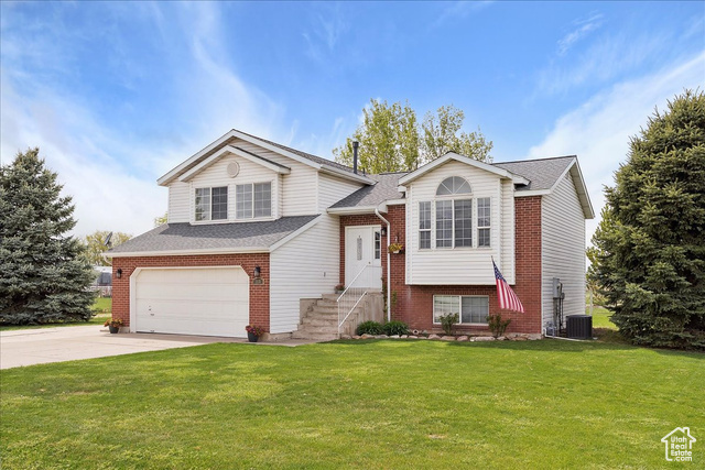 Property Photo: 3035 N 2575 W UT 84404