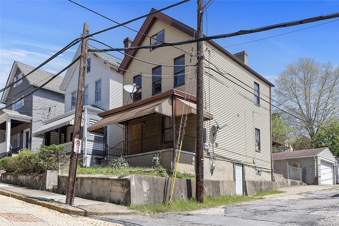 Property Photo: 108 Margaret St PA 15136