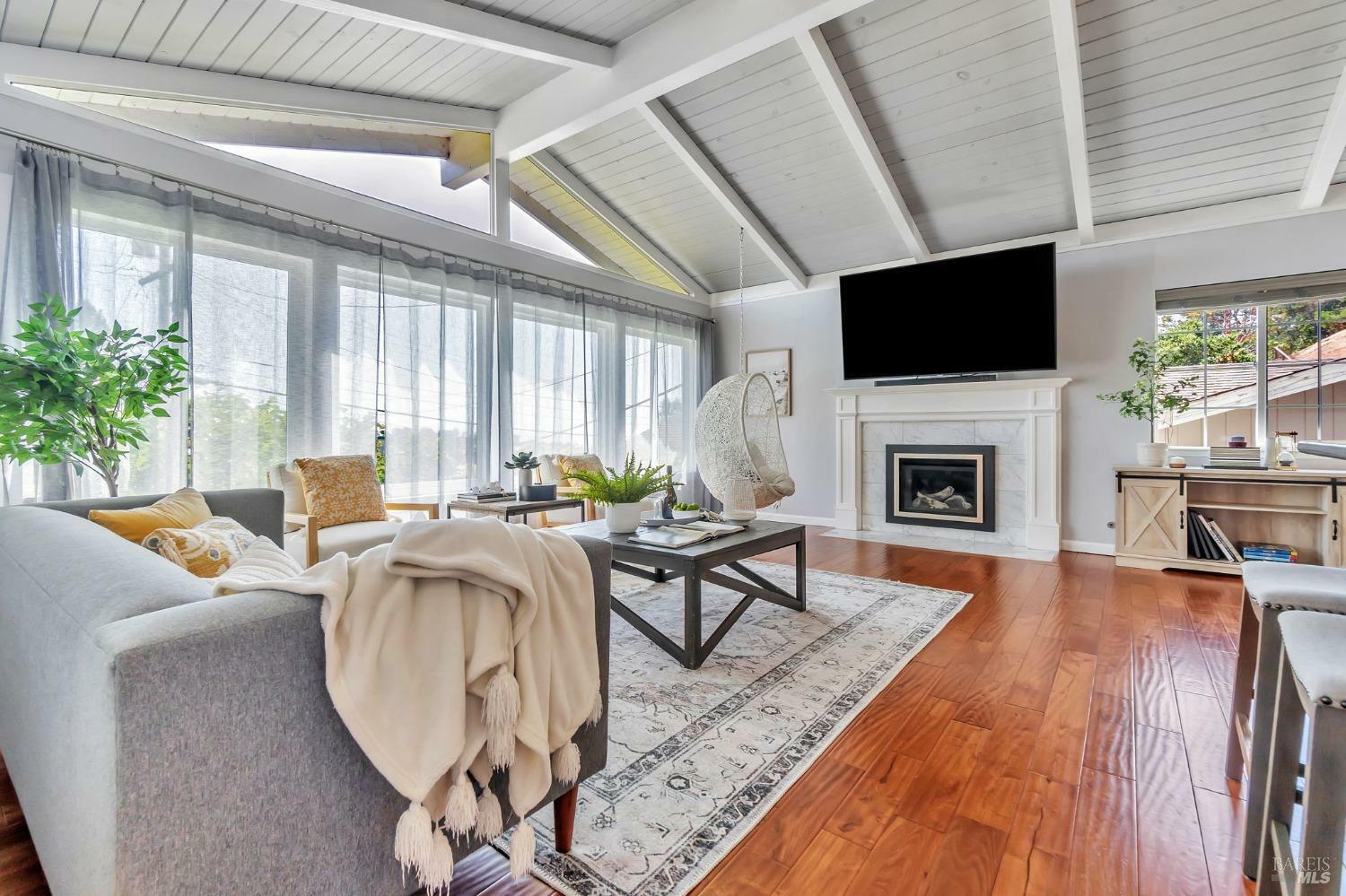 Property Photo: 105 Graceland Drive CA 94901