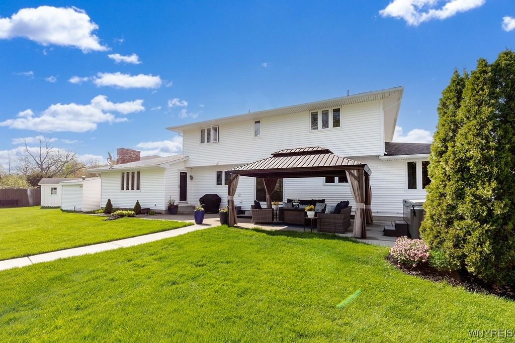 Property Photo:  89 Morningside Drive  NY 14072 