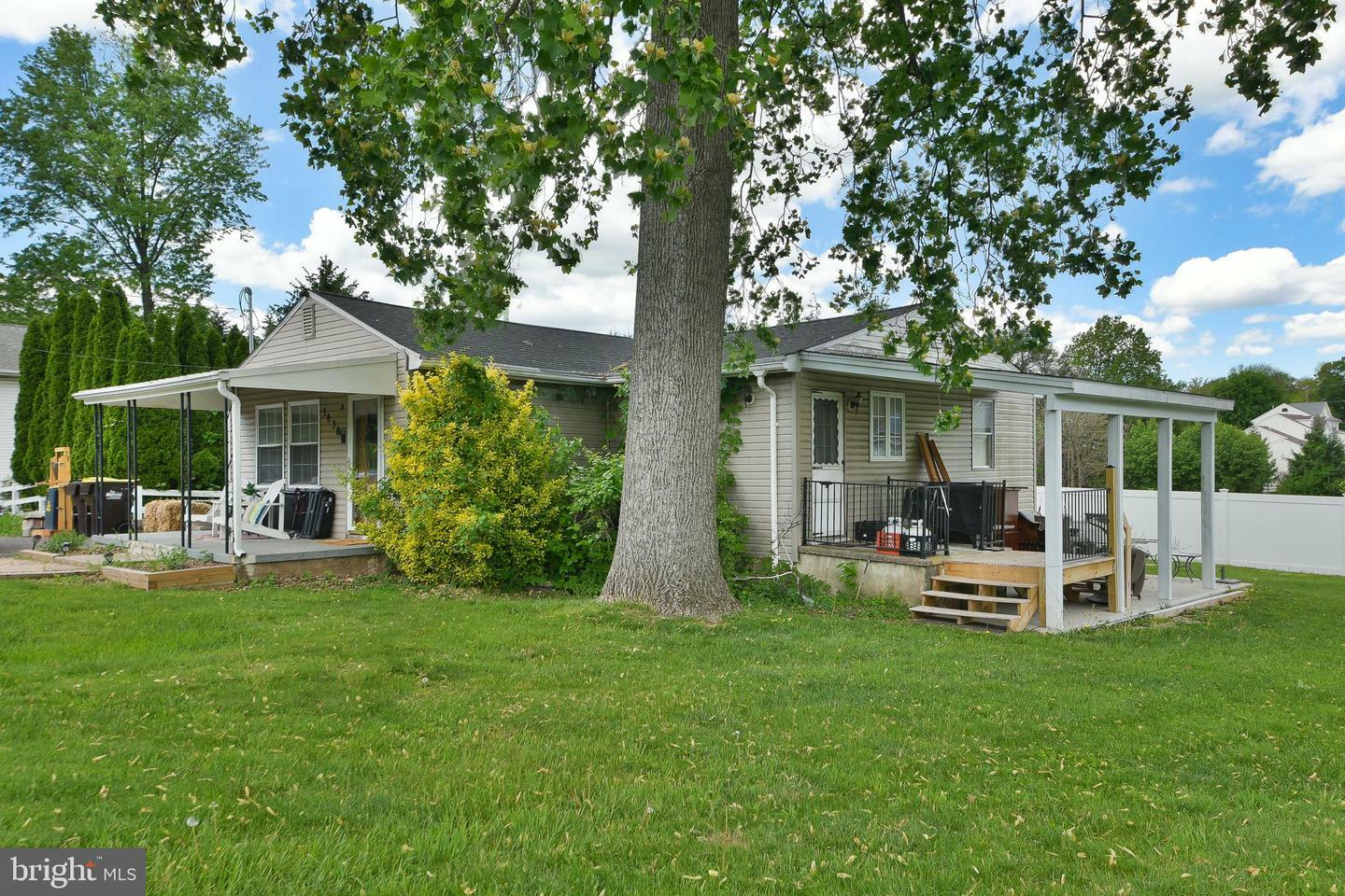 Property Photo: 3838 Redwood Avenue PA 19053