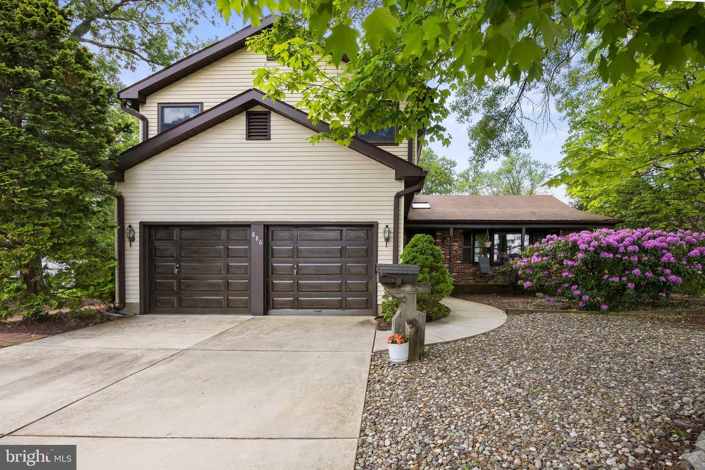 Property Photo: 886 Lafayette Drive NJ 08054