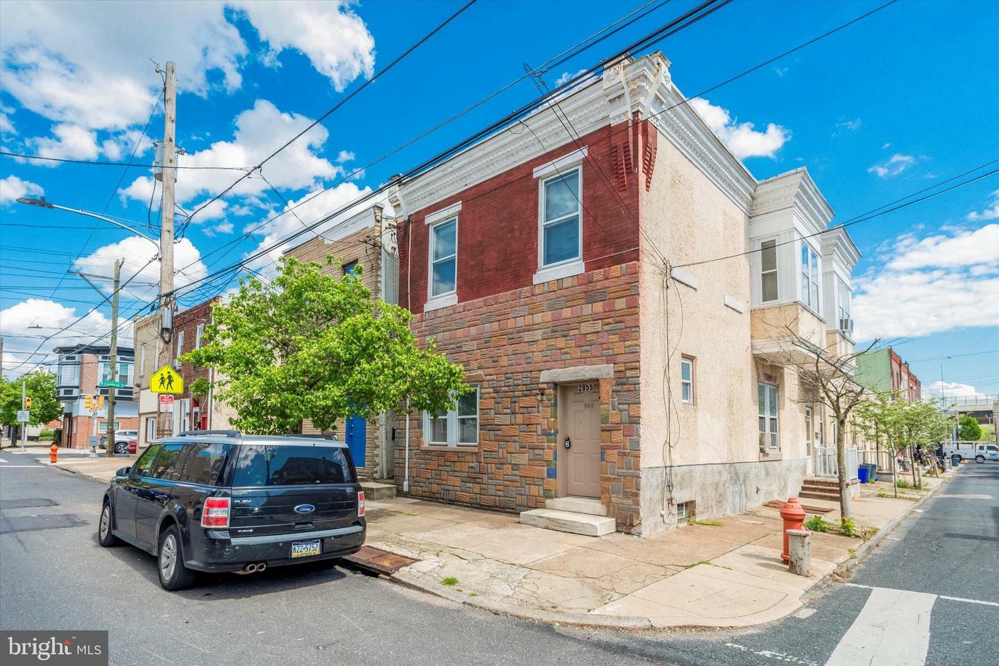 Property Photo: 2855 E Thompson Street PA 19134