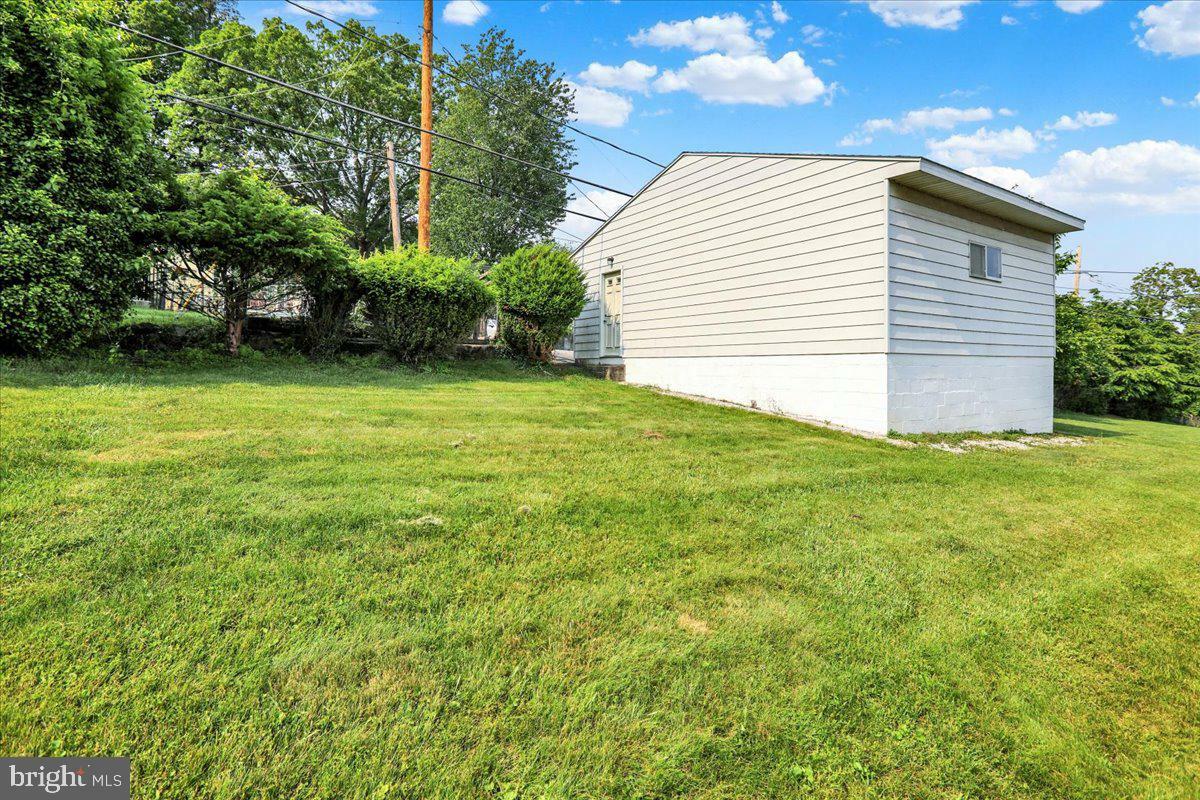 Property Photo: 521 Meade Tc PA 19607