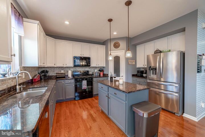 Property Photo: 28 Lamplighter Lane VA 22554