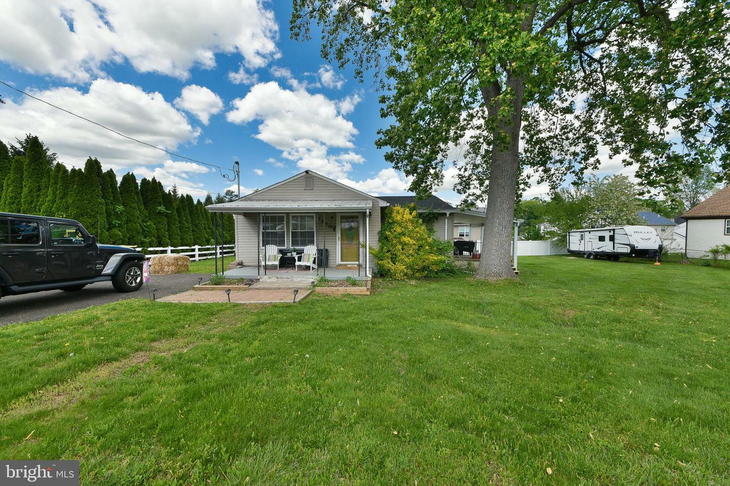 Property Photo: 3838 Redwood Avenue PA 19053