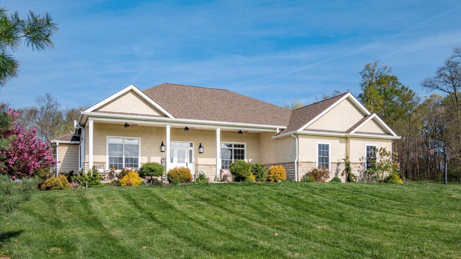 Property Photo:  4225 Election House NW Road  OH 43130 