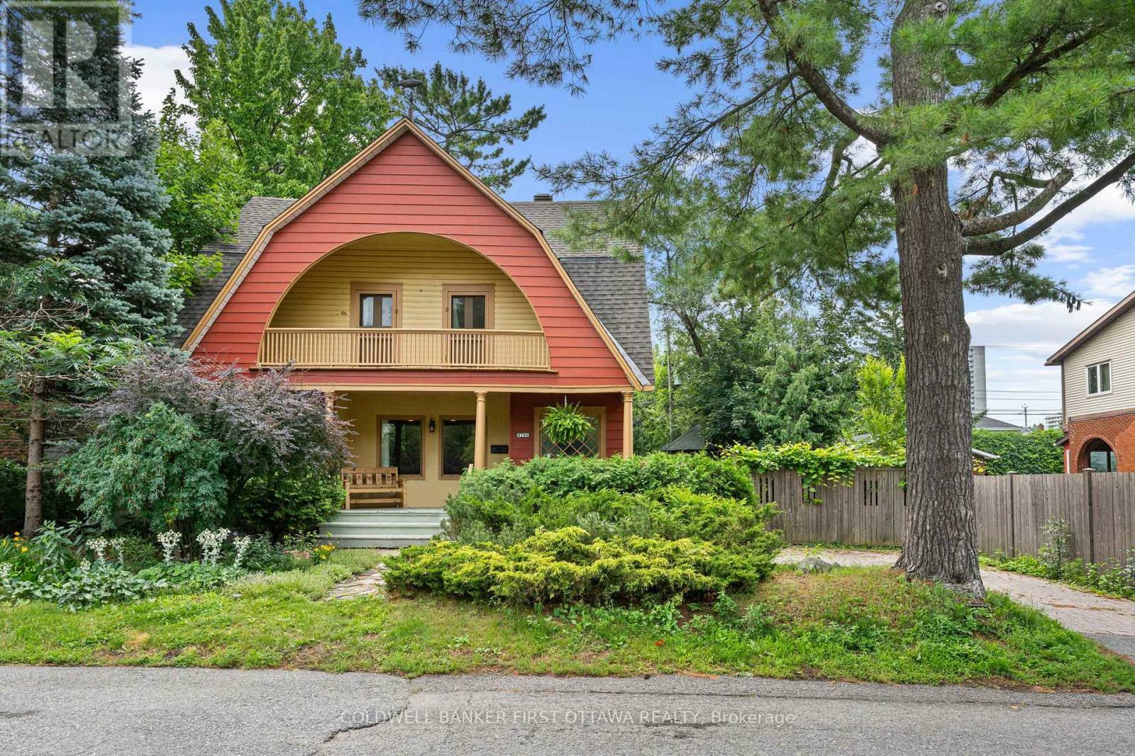 Property Photo: 2704 Don Street ON K2B 6Y5