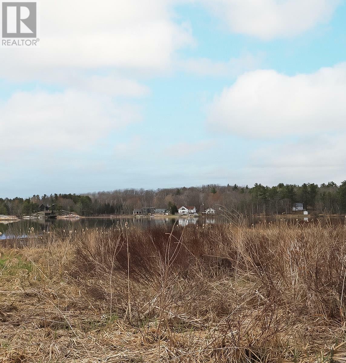 Photo de la propriété:  Pt Lt 11 Con 5 Island View Dr  ON P0R 0A2 