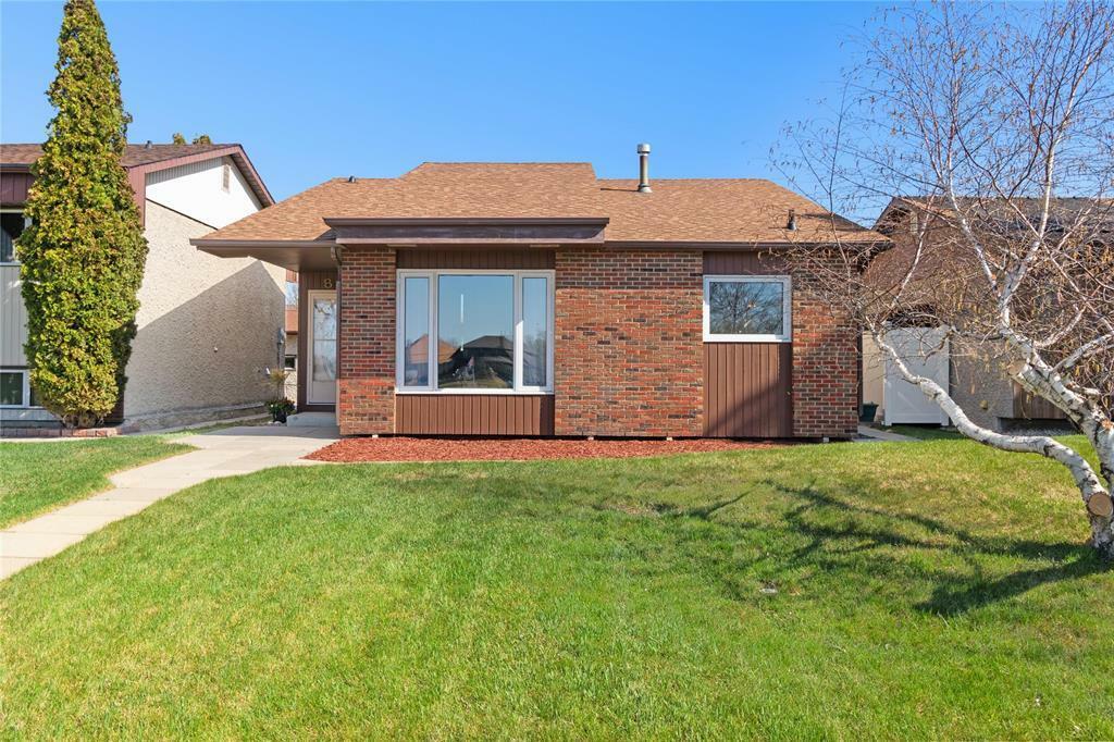 Property Photo: 83 Garden Grove Drive MB R2R 1E1