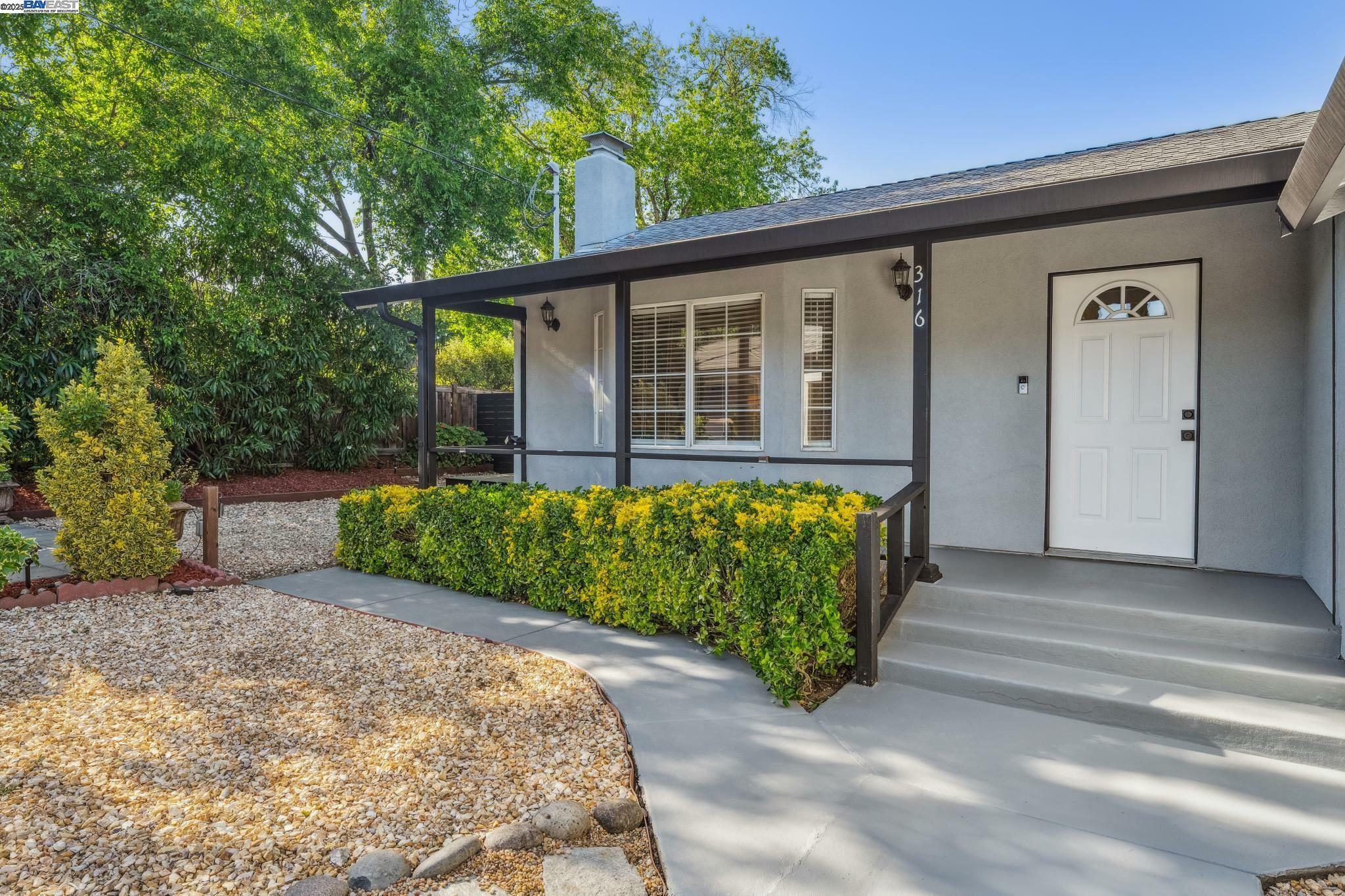 Property Photo: 316 3rd Ave S CA 94523