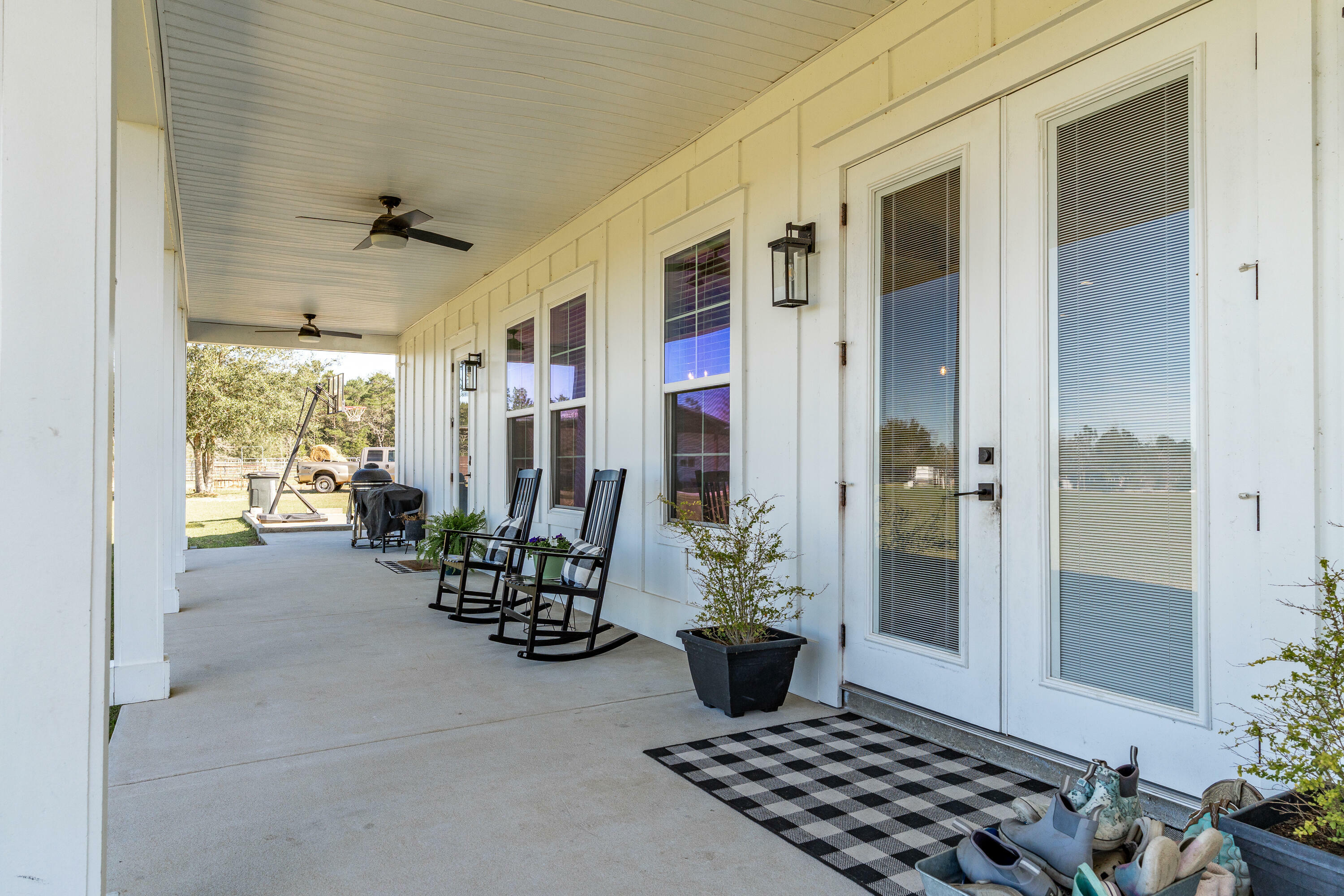 Property Photo: 2115 Hinote Road FL 32433