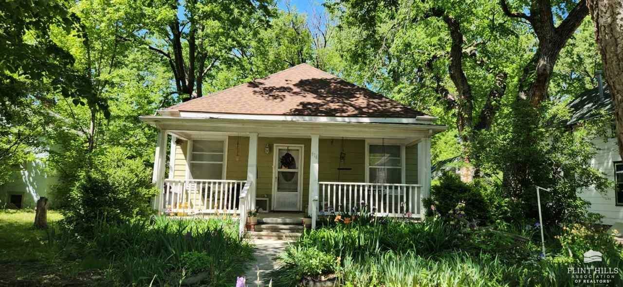 616 Laramie Street  Manhattan KS 66502 photo