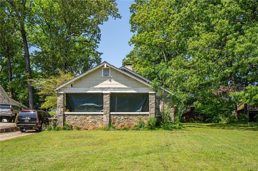 Property Photo: 3233 N Fulton Avenue GA 30354