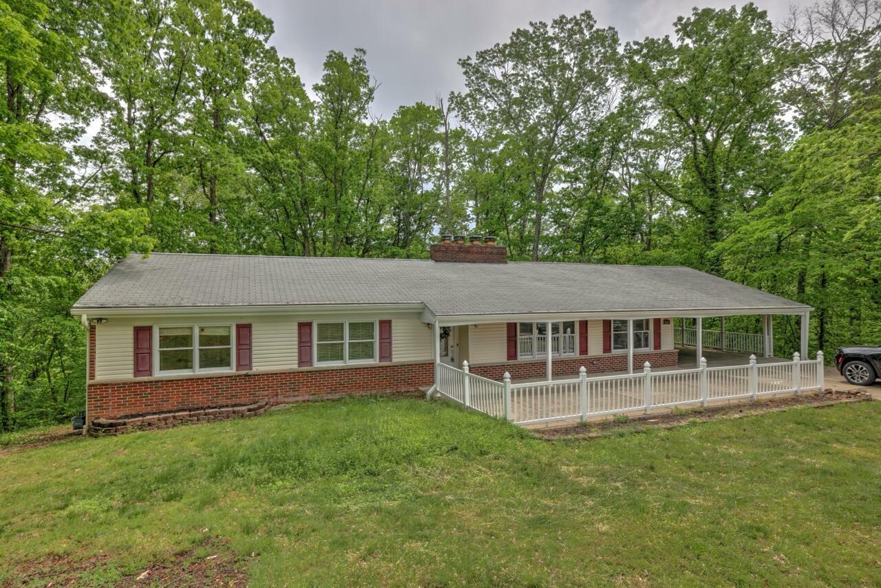 946 S Walnut St  St Albans WV 25174 photo