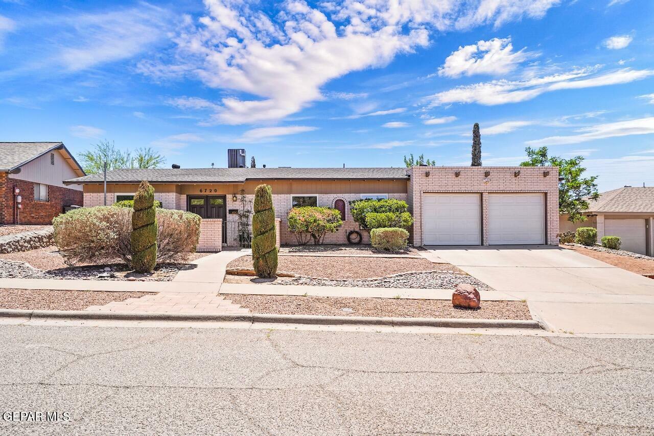 6720 Paseo Redondo Avenue  El Paso TX 79912 photo